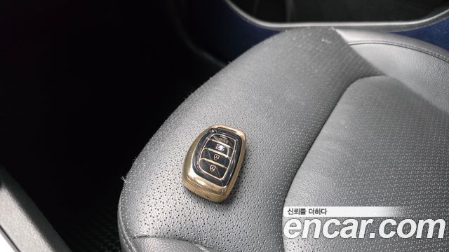 Hyundai AVANTE 2017 — photo 27