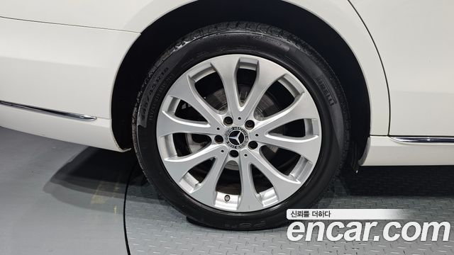 Mercedes-Benz E-Class 2018 — photo 5