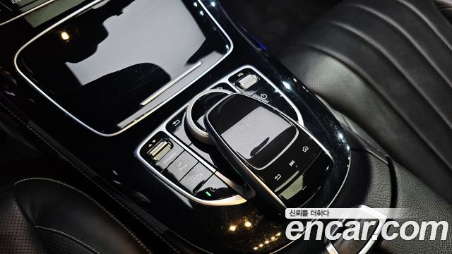 Mercedes-Benz E-Class 2018 — photo 15