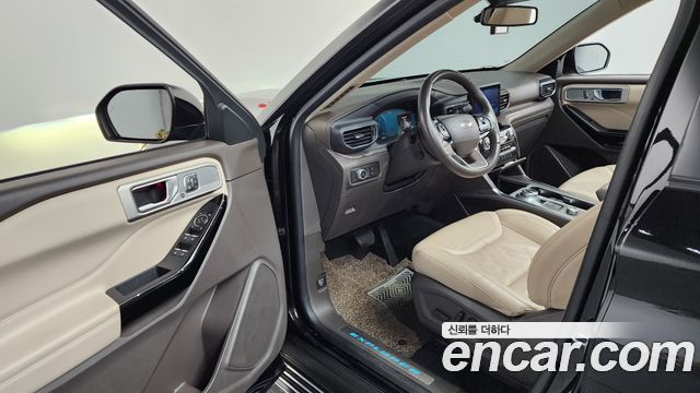 Ford Explorer 2021 — photo 10