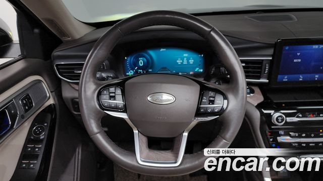 Ford Explorer 2021 — photo 13