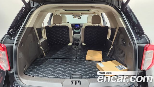 Ford Explorer 2021 — photo 19