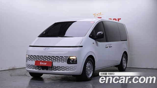 Hyundai Staria 2025 — photo 1