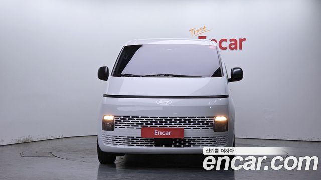 Hyundai Staria 2025 — photo 3