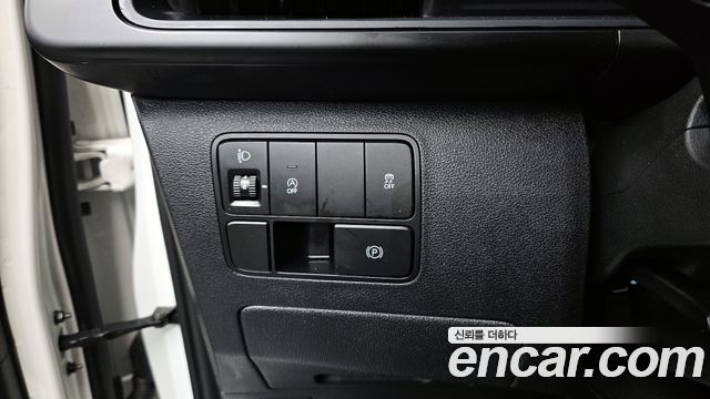 Hyundai Staria 2025 — photo 24