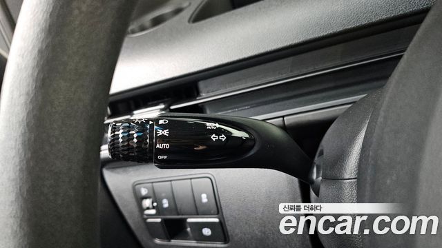 Hyundai Staria 2025 — photo 25
