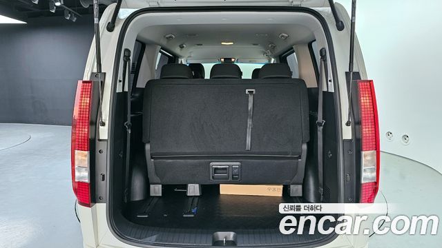 Hyundai Staria 2025 — photo 26