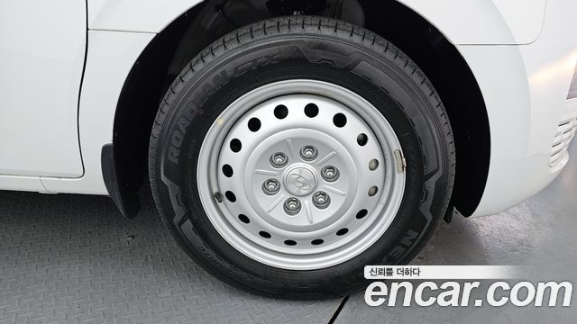 Hyundai Staria 2025 — photo 7