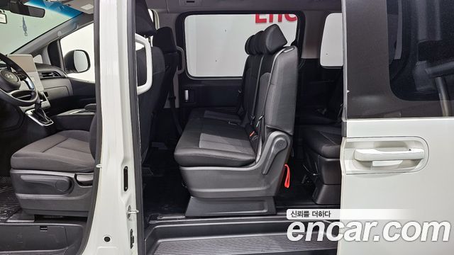 Hyundai Staria 2025 — photo 16