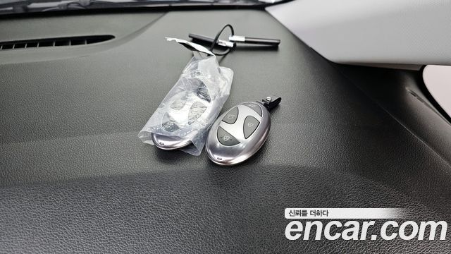 Hyundai Staria 2025 — photo 28