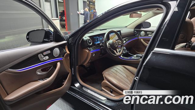 Mercedes-Benz E-Class 2020 — photo 4