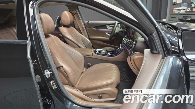 Mercedes-Benz E-Class 2020 — photo 18