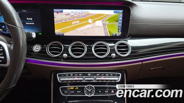 Mercedes-Benz E-Class 2020 — photo 20