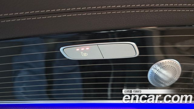 Mercedes-Benz E-Class 2020 — photo 23