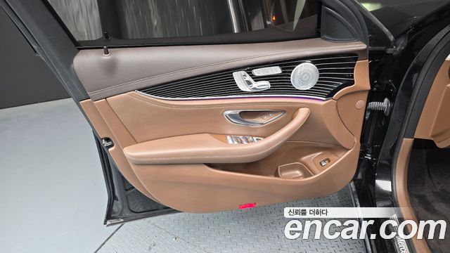 Mercedes-Benz E-Class 2020 — photo 14