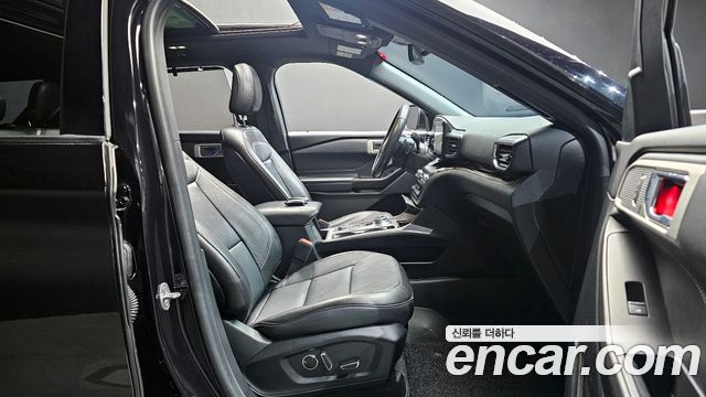 Ford Explorer 2020 — photo 16