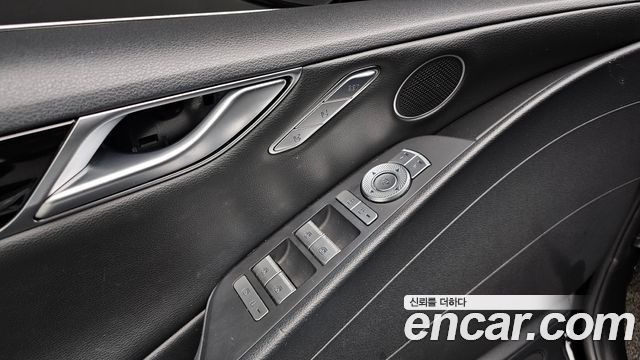 Genesis G80 2021 — photo 17