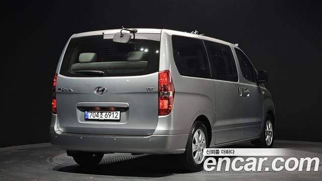 Hyundai Starex 2019 — photo 2