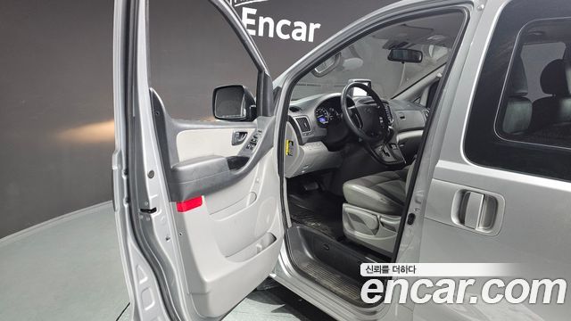 Hyundai Starex 2019 — photo 10