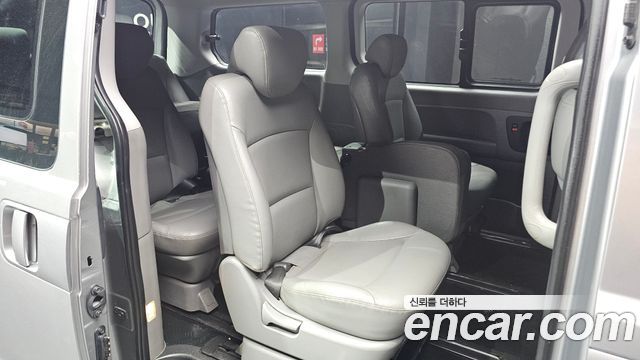 Hyundai Starex 2019 — photo 11