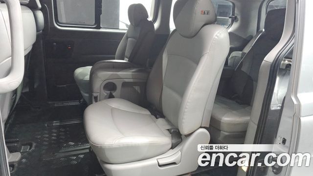 Hyundai Starex 2019 — photo 17