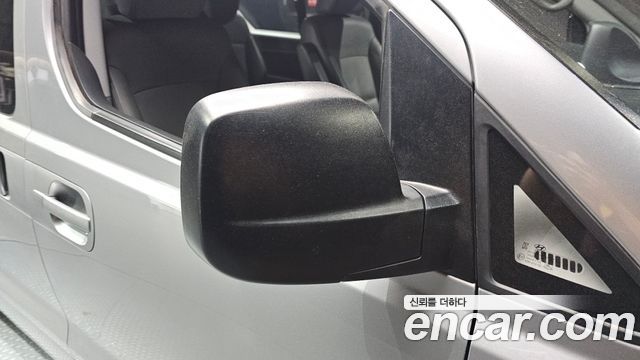 Hyundai Starex 2019 — photo 18