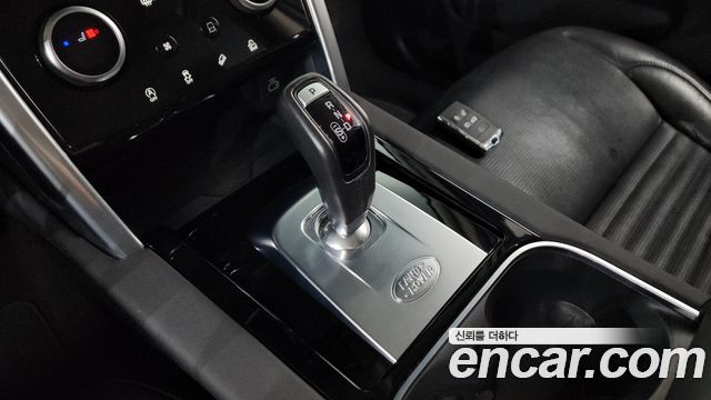 Land Rover Discovery Sport 2022 — photo 12