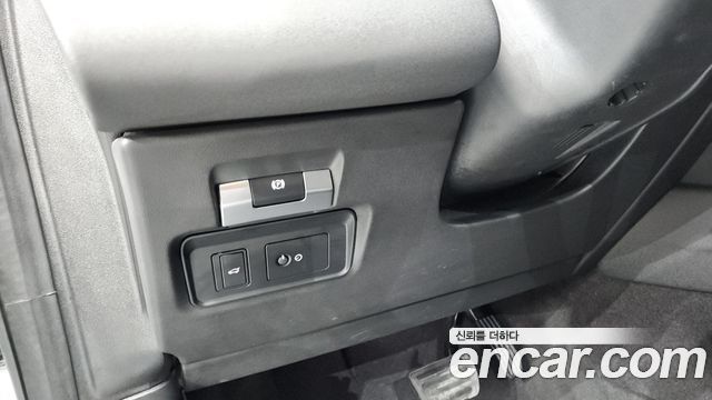 Land Rover Discovery Sport 2022 — photo 30