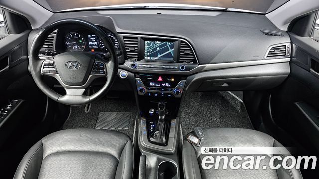 Hyundai AVANTE 2016 — photo 10