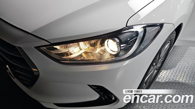 Hyundai AVANTE 2016 — photo 8