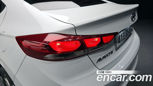 Hyundai AVANTE 2016 — photo 9