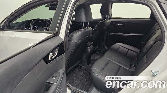 Kia K3 2024 — photo 11