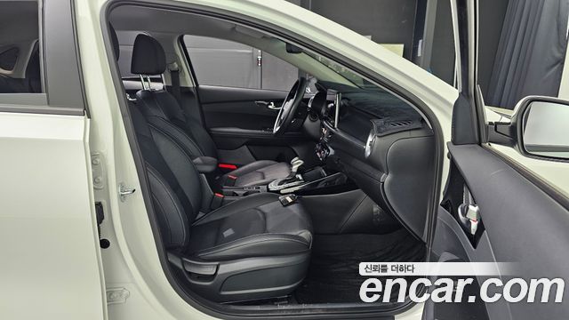 Kia K3 2024 — photo 12