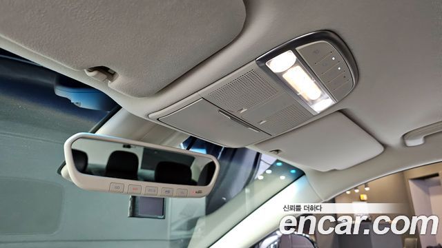 Genesis G90 2019 — photo 24