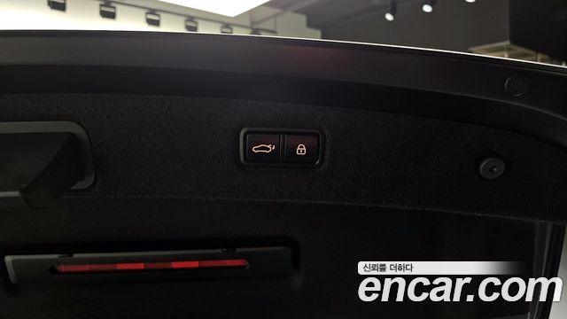 Genesis G90 2019 — photo 26