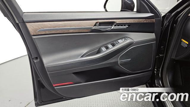 Genesis G90 2019 — photo 14