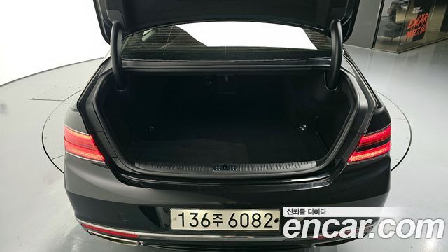 Genesis G90 2019 — photo 27