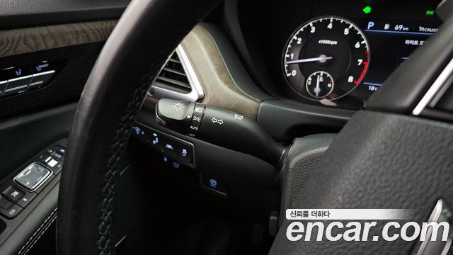 Genesis G90 2019 — photo 31