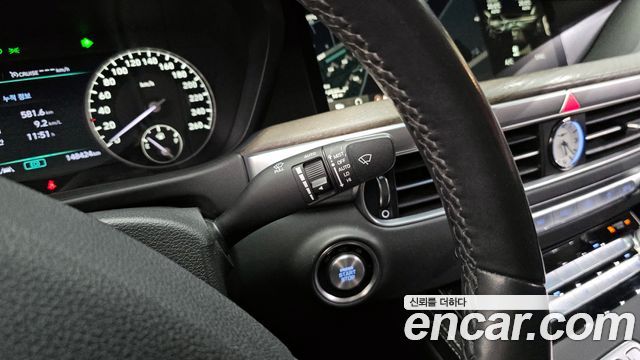Genesis G90 2019 — photo 32