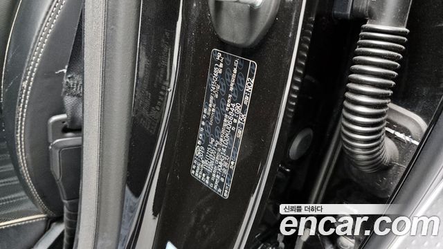 Genesis G90 2019 — photo 36