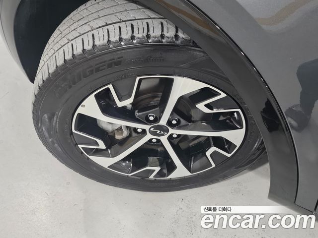 Kia Sportage 2023 — photo 8