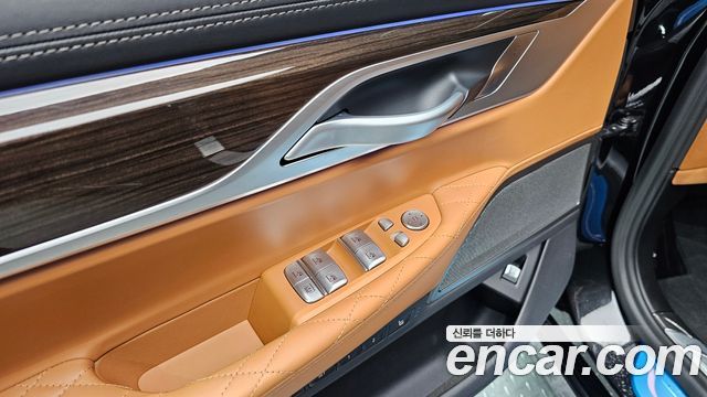 BMW 7-Series 2020 — photo 10