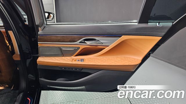 BMW 7-Series 2020 — photo 14