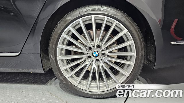 BMW 7-Series 2020 — photo 19