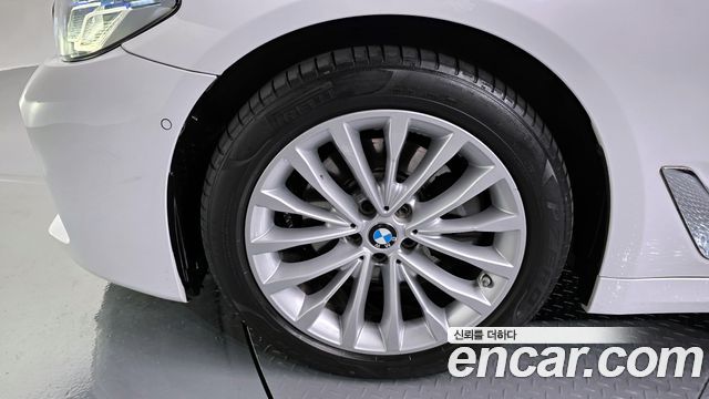 BMW 5-Series 2019 — photo 5