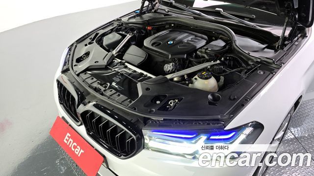 BMW 5-Series 2019 — photo 6