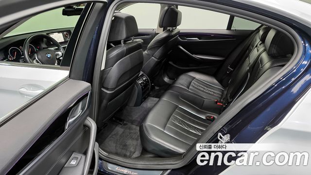 BMW 5-Series 2019 — photo 18