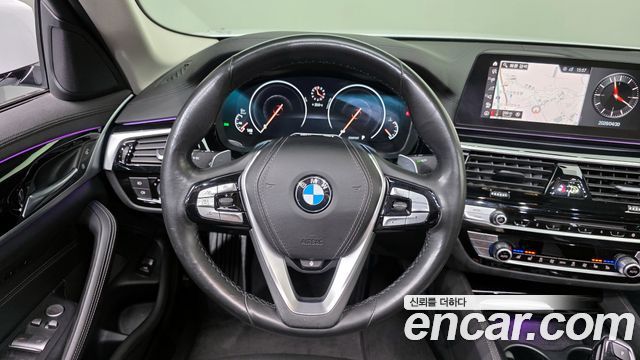 BMW 5-Series 2019 — photo 19