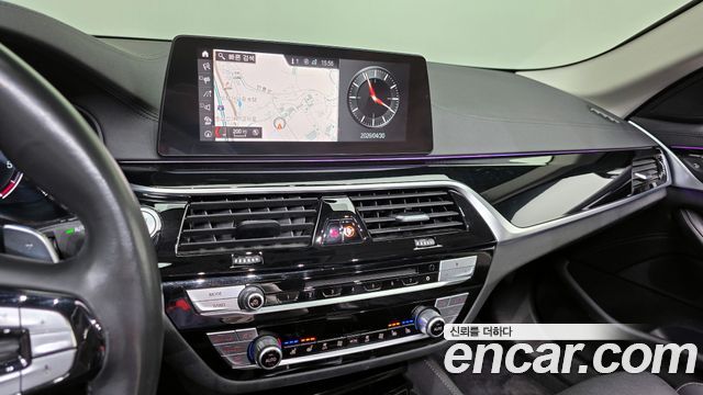 BMW 5-Series 2019 — photo 20
