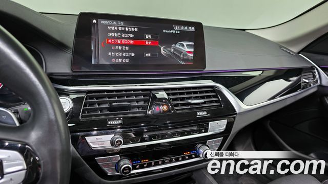 BMW 5-Series 2019 — photo 21